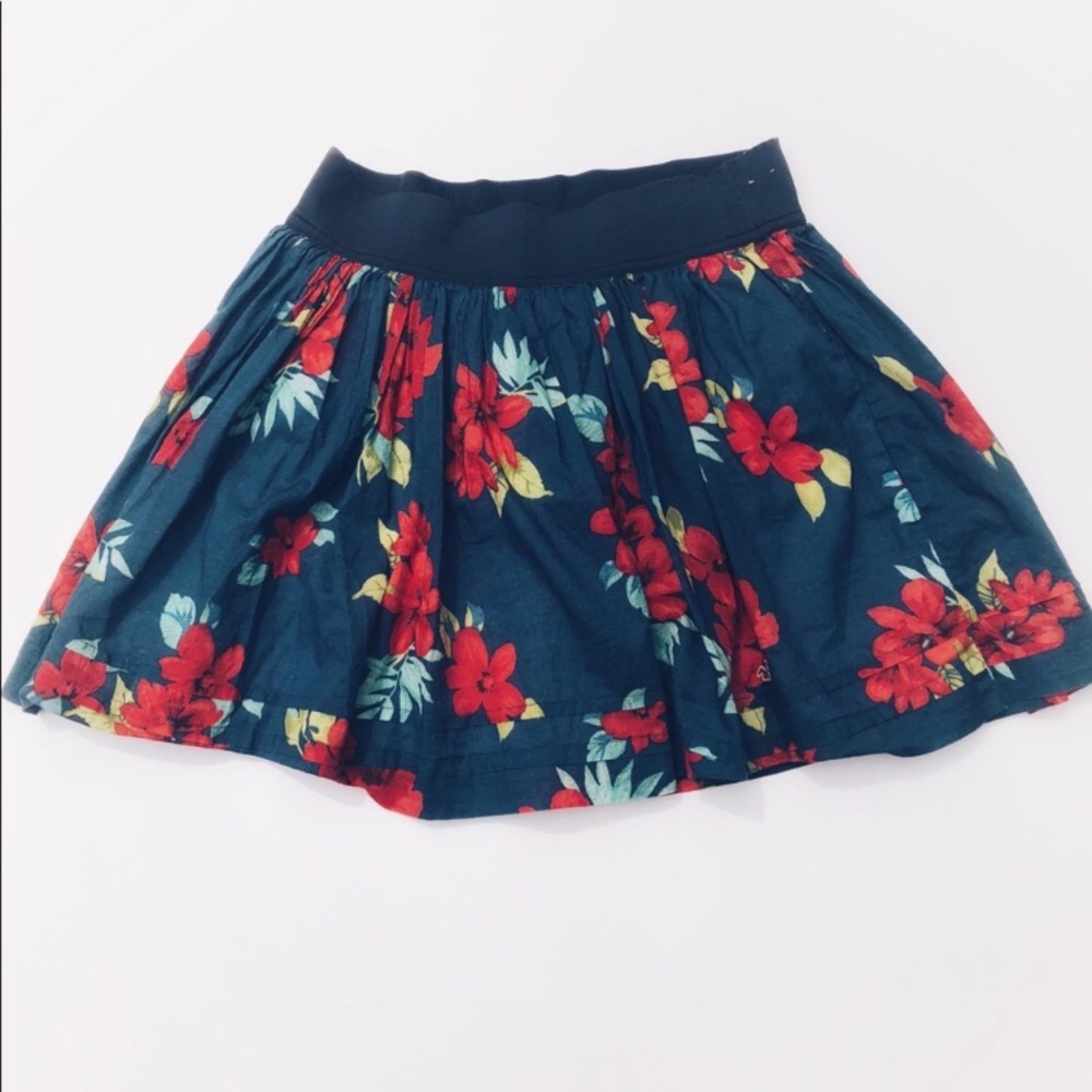 Blue and Red Hollister Floral Skirt. Size Medium